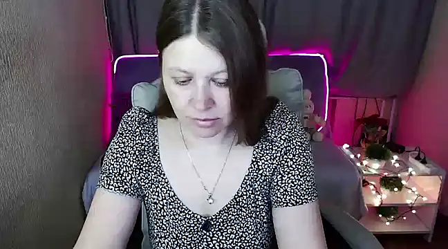 Snapshot of alekasamui chatting on January 2025 12:43:02 AM alekasamui online show from January 2025 12:43:02 AM