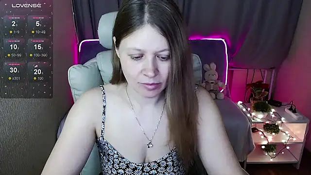 Snapshot of alekasamui chatting on January 2025 03:09:02 AM alekasamui online show from January 2025 03:09:02 AM