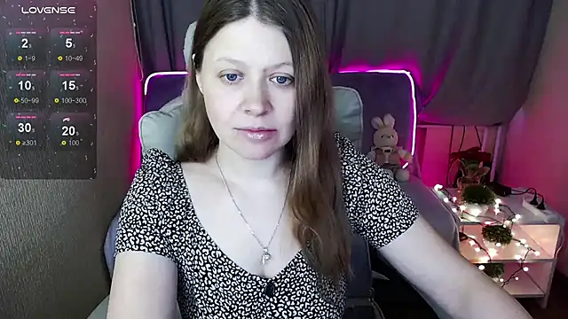 Snapshot of alekasamui chatting on February 2025 03:33:01 AM alekasamui online show from February 2025 03:33:01 AM