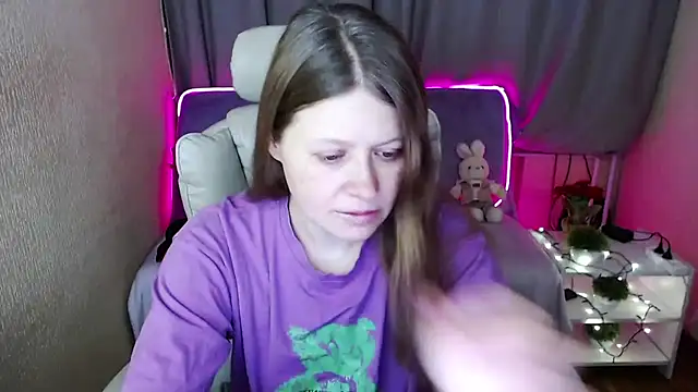 Snapshot of alekasamui chatting on February 2025 01:37:01 AM alekasamui online show from February 2025 01:37:01 AM