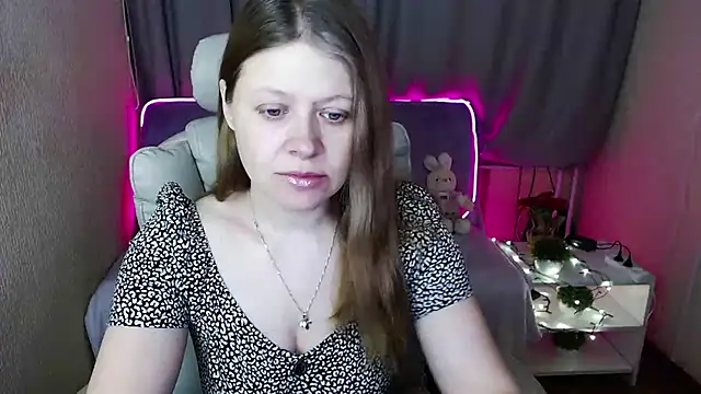 Snapshot of alekasamui chatting on February 2025 12:04:02 AM alekasamui online show from February 2025 12:04:02 AM