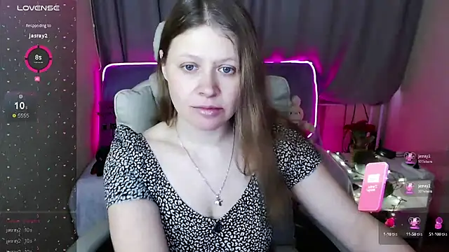 Snapshot of alekasamui chatting on February 2025 03:21:01 AM alekasamui online show from February 2025 03:21:01 AM