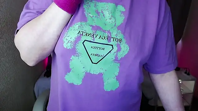 Snapshot of alekasamui chatting on February 2025 05:02:01 AM alekasamui online show from February 2025 05:02:01 AM