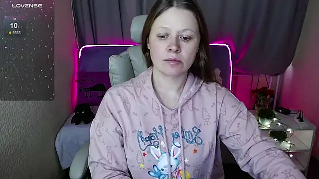 Snapshot of alekasamui chatting on February 2025 09:16:01 PM alekasamui online show from February 2025 09:16:01 PM