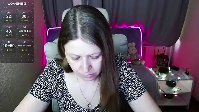 Snapshot of alekasamui chatting on February 2025 03:36:02 AM alekasamui online show from February 2025 03:36:02 AM