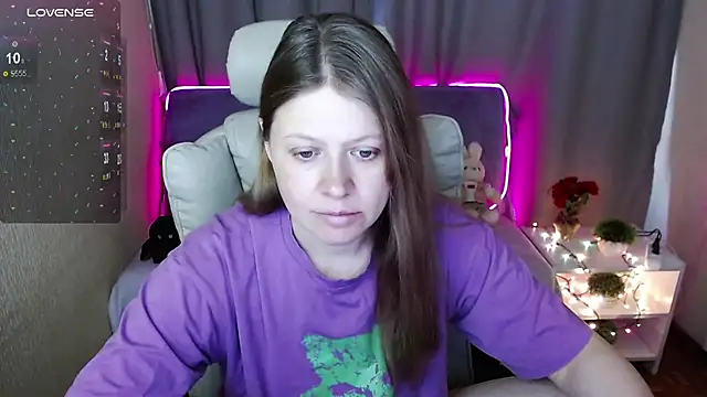 Snapshot of alekasamui chatting on March 2025 04:40:02 AM alekasamui online show from March 2025 04:40:02 AM