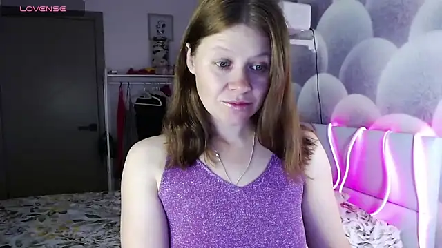 Snapshot of alekasamui chatting on September 2025 09:29:02 PM alekasamui online show from September 2025 09:29:02 PM