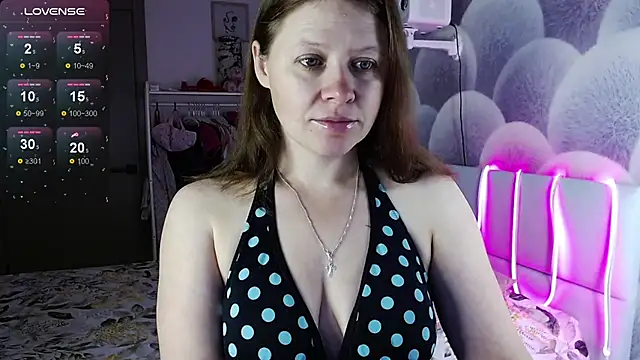 Snapshot of alekasamui chatting on September 2025 09:08:02 PM alekasamui online show from September 2025 09:08:02 PM