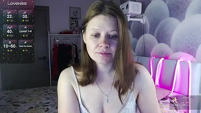 Snapshot of alekasamui chatting on October 2025 10:18:02 PM alekasamui online show from October 2025 10:18:02 PM