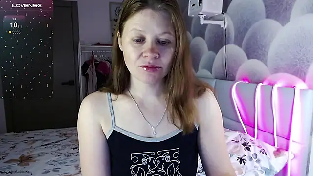 Snapshot of alekasamui chatting on October 2025 10:10:01 PM alekasamui online show from October 2025 10:10:01 PM