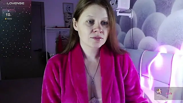 Snapshot of alekasamui chatting on November 2025 01:05:02 AM alekasamui online show from November 2025 01:05:02 AM