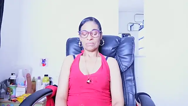 Snapshot of Aries_Mature chatting on June 2026 05:12:01 AM Aries Mature online show from June 2026 05:12:01 AM