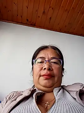   valentina18 online show from December 2024 01:02:01 PM
