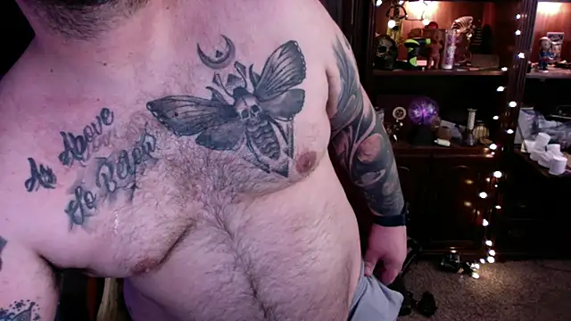 Snapshot of BeardedBear999 chatting on January 2025 07:46:01 PM BeardedBear999 online show from January 2025 07:46:01 PM