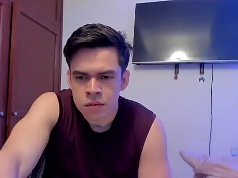 Lucian Gomez  online show from October 2025 01:53:01 PM