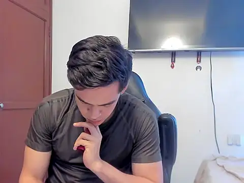 Lucian Gomez  online show from October 2025 07:34:01 PM