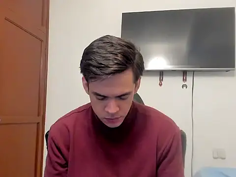 Lucian Gomez  online show from October 2025 08:50:02 PM