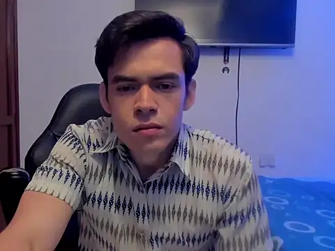 Lucian Gomez  online show from October 2025 10:17:02 PM