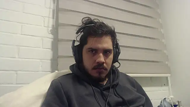 hung weeb online show from April 2026 02:39:01 AM