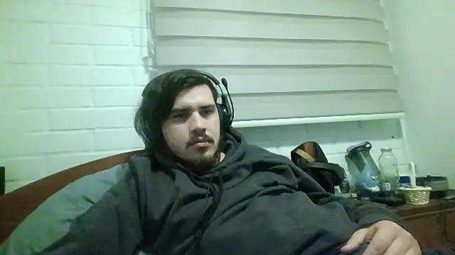 Snapshot of hung_weeb chatting on June 2026 04:10:01 AM hung weeb online show from June 2026 04:10:01 AM