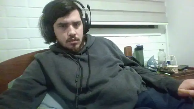 Snapshot of hung_weeb chatting on June 2026 05:12:01 AM hung weeb online show from June 2026 05:12:01 AM