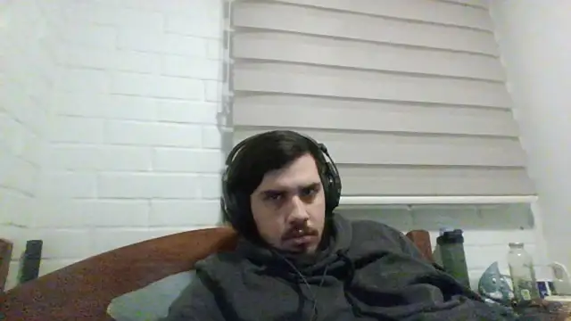 Snapshot of hung_weeb chatting on June 2026 01:21:01 AM hung weeb online show from June 2026 01:21:01 AM