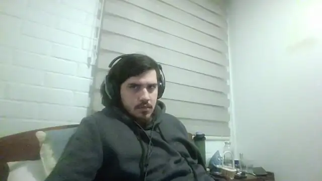 Snapshot of hung_weeb chatting on June 2026 01:28:01 AM hung weeb online show from June 2026 01:28:01 AM