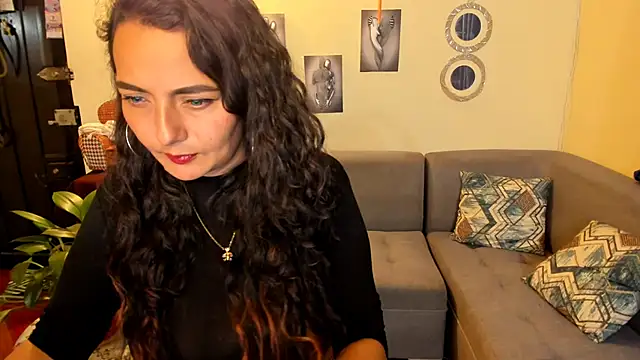 emma luxy online show from February 2025 02:07:02 AM