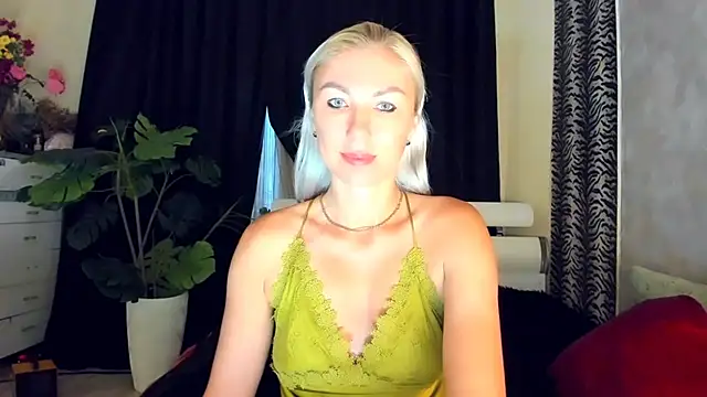 Snapshot of _SABOTAGE_ chatting on June 2026 02:03:01 AM SABOTAGE online show from June 2026 02:03:01 AM