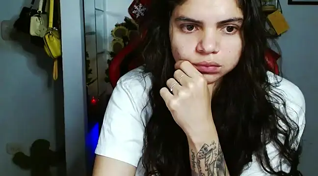 Nikkykora15 online show from December 2024 01:25:01 AM