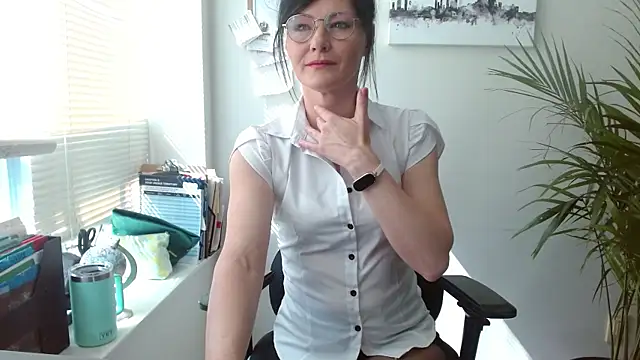 Snapshot of City_Kat chatting on May 2026 02:24:02 PM City Kat online show from May 2026 02:24:02 PM