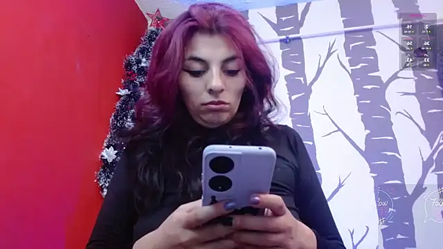 Snapshot of julieth_sex1 chatting on December 2024 01:07:02 PM julieth sex1 online show from December 2024 01:07:02 PM