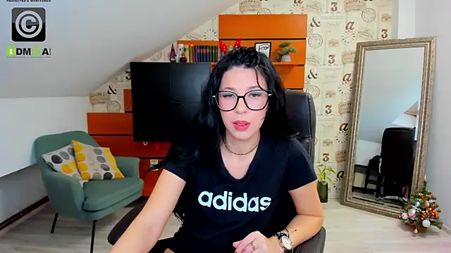EmillyTaylor online show from December 2024 07:37:02 AM