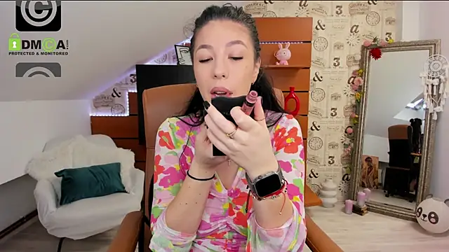 Snapshot of EmillyTaylor chatting on July 2026 03:48:01 AM EmillyTaylor online show from July 2026 03:48:01 AM