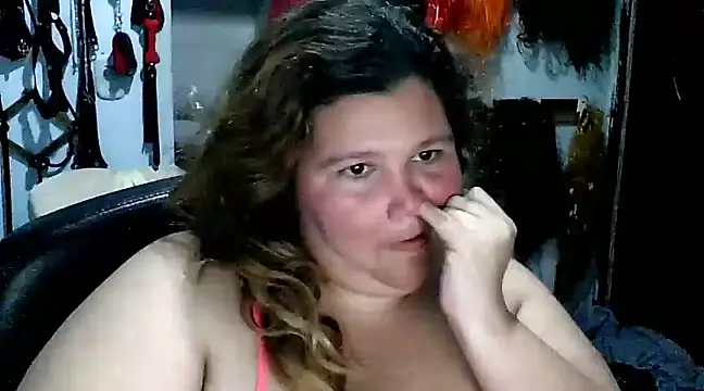 Snapshot of squirt322bbw chatting on February 2025 11:45:01 PM squirt322bbw online show from February 2025 11:45:01 PM