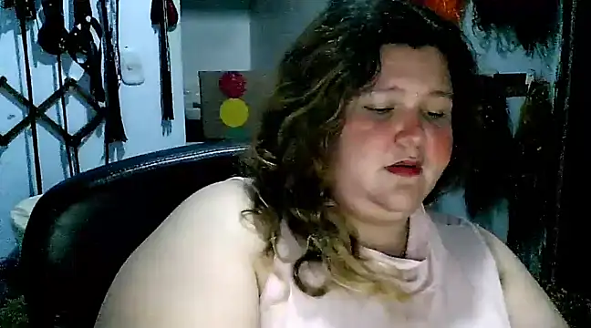 Snapshot of squirt322bbw chatting on March 2025 07:39:01 PM squirt322bbw online show from March 2025 07:39:01 PM