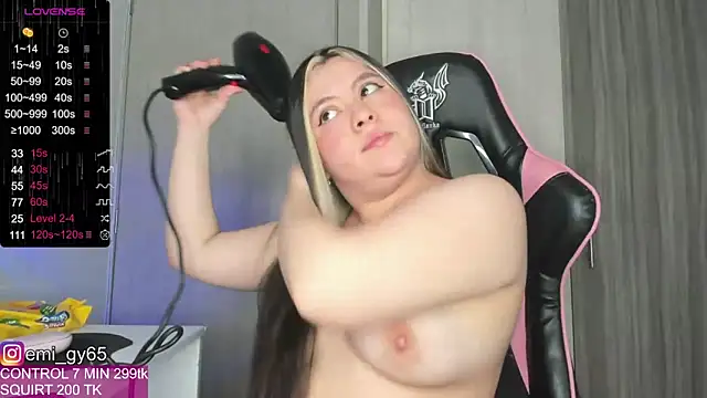 Snapshot of emilyn_grey1 chatting on December 2024 03:55:01 PM emilyn grey1 online show from December 2024 03:55:01 PM