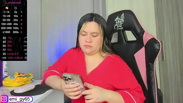 Snapshot of emilyn_grey1 chatting on March 2025 03:50:02 PM emilyn grey1 online show from March 2025 03:50:02 PM