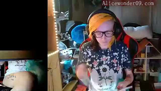 alicewonder09 online show from December 2024 08:05:02 PM