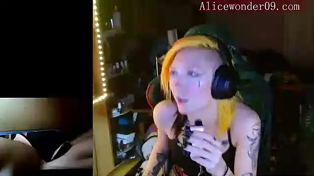 alicewonder09 online show from December 2024 04:45:02 AM