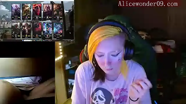 alicewonder09 online show from December 2024 04:41:02 AM