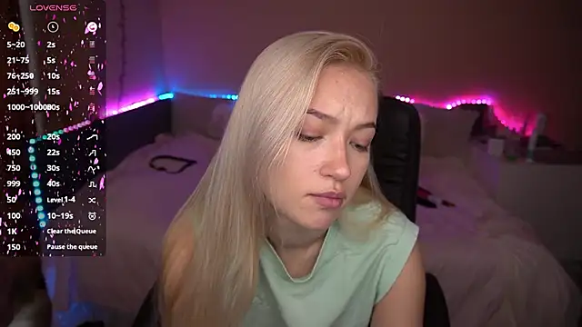 AmandaFiree online show from October 2025 05:17:01 AM