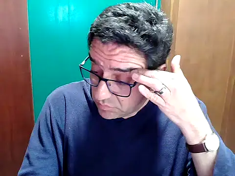 FernandoReuterG online show from December 2025 04:18:02 AM