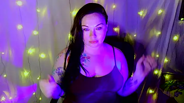 Victoria Marks online show from November 2025 05:18:01 AM