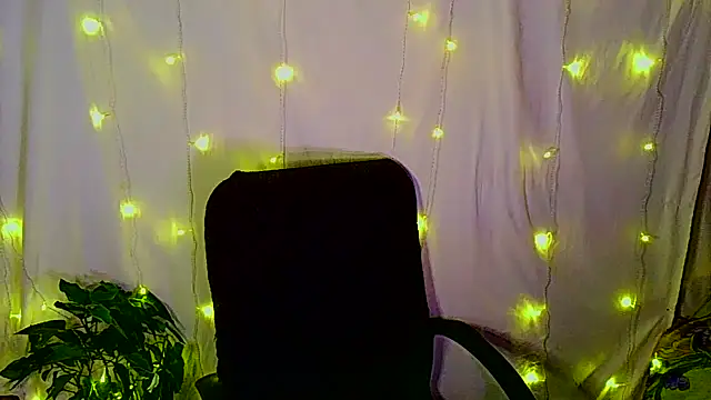 Victoria Marks online show from November 2025 03:21:02 AM