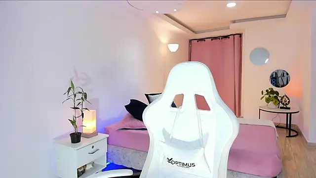 carleee winter online show from March 2026 12:18:01 AM