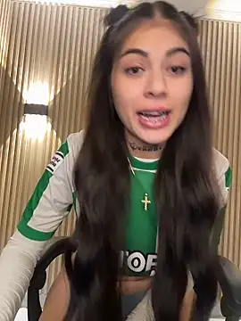 Snapshot of Sarasanders_4 chatting on October 2025 03:43:01 AM Sarasanders 4 online show from October 2025 03:43:01 AM