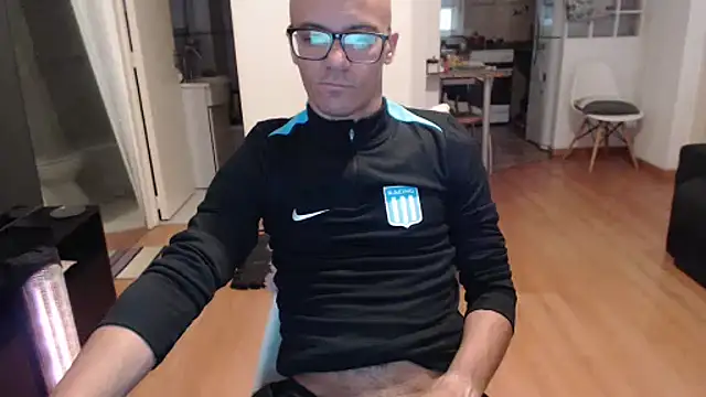 Snapshot of guachin_hunk chatting on May 2026 07:54:01 PM guachin hunk online show from May 2026 07:54:01 PM