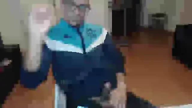 Snapshot of guachin_hunk chatting on May 2026 04:20:02 AM guachin hunk online show from May 2026 04:20:02 AM