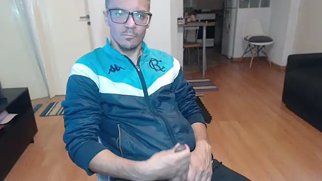 Snapshot of guachin_hunk chatting on June 2026 03:24:02 AM guachin hunk online show from June 2026 03:24:02 AM